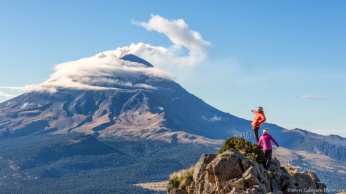 On the Iztaccíhuatl flanks, we can admire the activ volcano of Popocatépetl, one of the most activ volcano on the world !